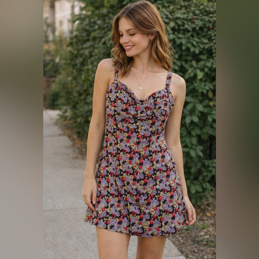 Urban Outfitters Floral Mini Dress – Adjustable Straps | Y2K Vibes 🌸 size LG